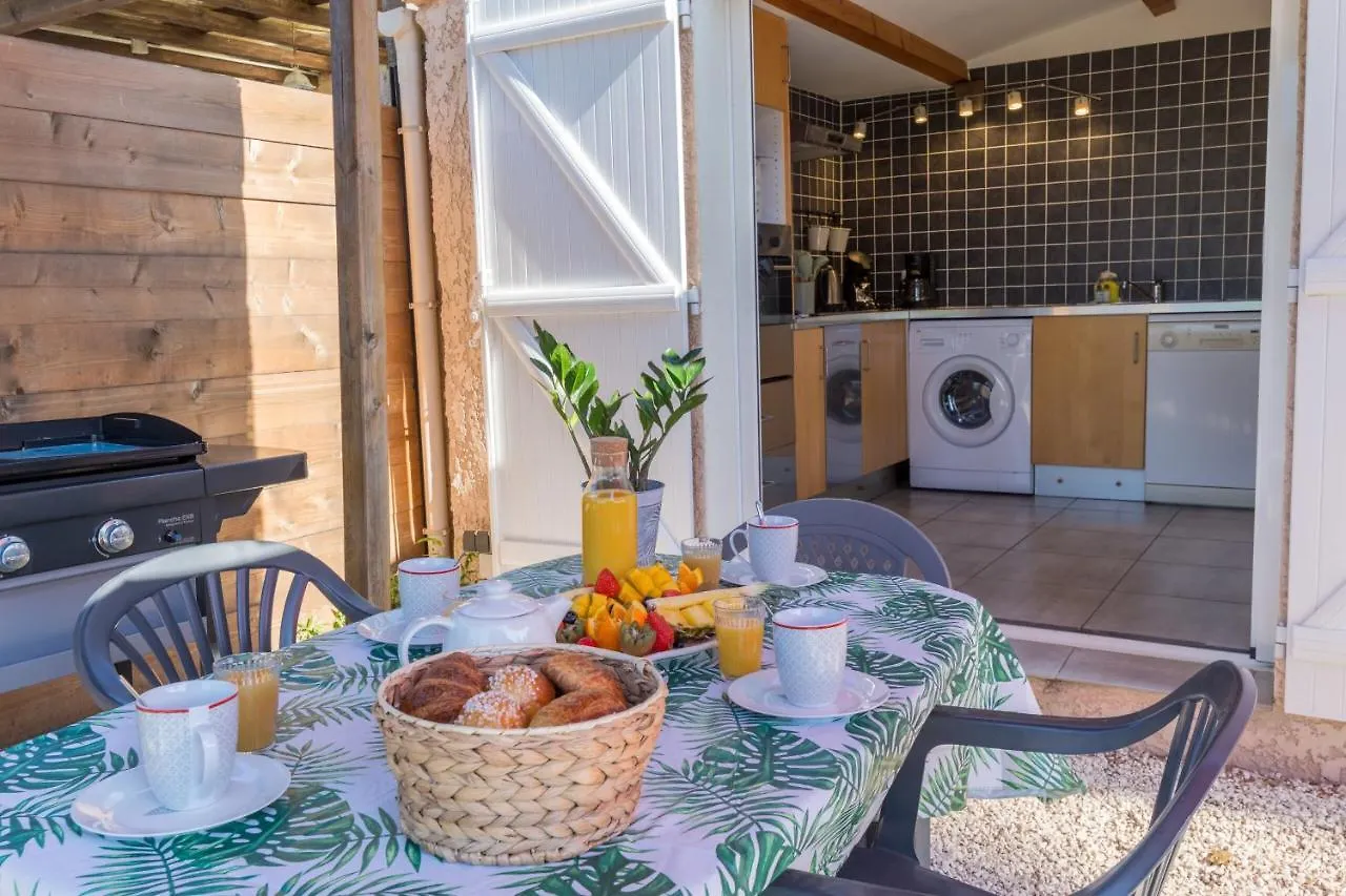 La Bastide, Villa En Duplex Idealement Situee A Quelques Pas De La Mer Hyeres
