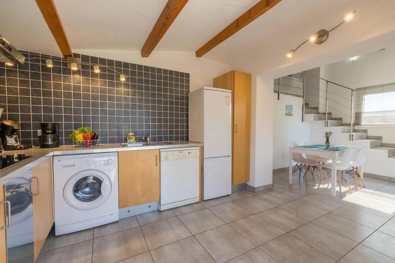 La Bastide, Villa En Duplex Idealement Situee A Quelques Pas De La Mer Hyeres